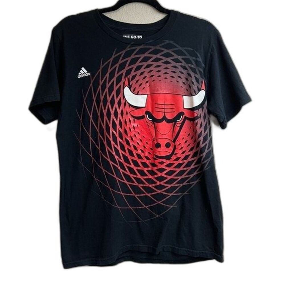 🌼 FINAL PRICE Adidas Chicago Bull Go To Tee